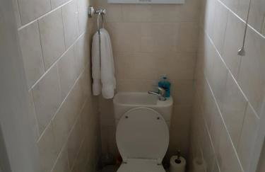 Goswick House - Entire 4Bed House Serviced Accommodation Newcastle FREE WIFI & FREE 2 OFF STREET PARKING SPACES UK - Foto 10