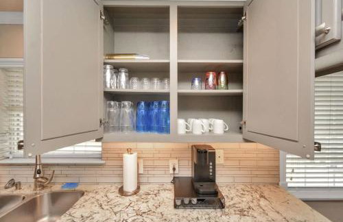 Backyard Oasis-Pool & Grill-Heart of Friendswood - Foto 21