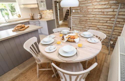 Woodbine Cottage - Photo 11