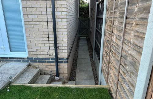 Modern TownHouse - 3 bed 2.5 bath 2 Private Gated Parking - Photo 27