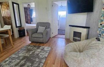 The Lucky 7 - Photo 16