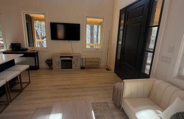The Onyx - Walk to Falls, Hot Tub, Resort Access, Luxe Approved - Foto 56