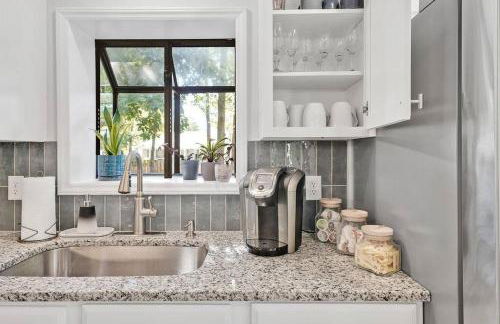 Middle Sound Hideaway~Beaches, Shopping, Families - Foto 48