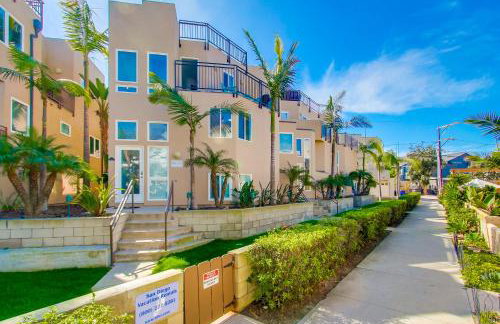 Stunning South Mission Home with Private Rooftop & Ocean Views! - Foto 25