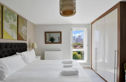 Canary Wharf Escape - Stylish 2BR - Canal Views & City Lights - Foto 16