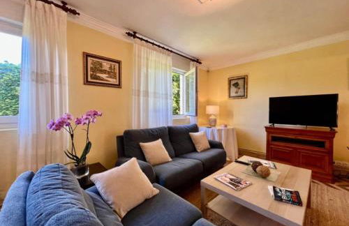 Villa privada con jardín &BBQ cerca de playas - Foto 35