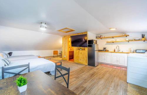 Cozy Suite w Stunning Lake Views at Fife Lake Lodge - Foto 1