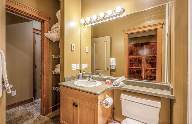 Treetop Getaway Ski In and Out Sleeps 10 - Foto 22