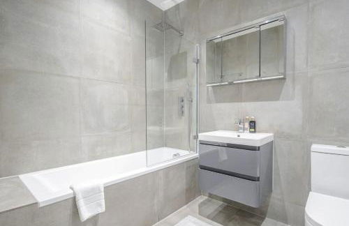 Stylish 3-floor 3bed home with garden near river - Foto 56