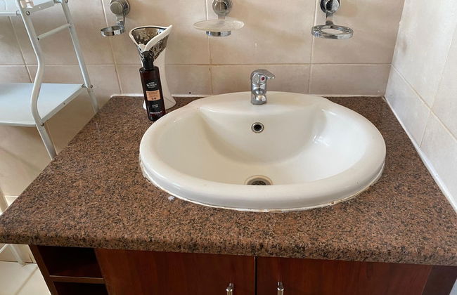 Luxurious 4 bed With Pool in Helensvale - 2255 - Foto 44