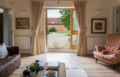 The Clock Tower & Dairy - Two x 2 Bed Barns with Indoor Pool - Photo 39