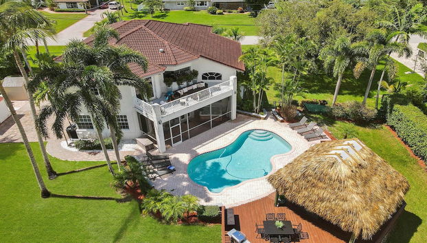 Luxury Casa Mila 7BR With Private Heated Pool - Foto 2, Profilbild