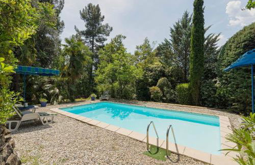 Serene Holiday Home in Les Salelles With Swimming Pool - Foto 2