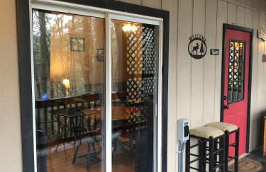 Mountain-top Cabin Get-away with Hot tub and a View - Foto 17