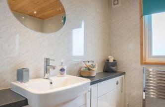 Chalet Loch Leven Lodge 21 by Interhome - Photo 44