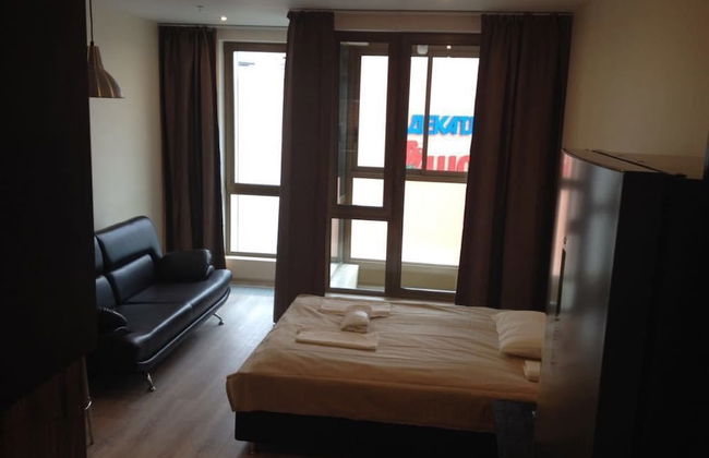 Modern Chic - Photo 1