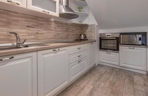 Villa Tupljak, luxury and comfort in a hidden summer hideout - Photo 21