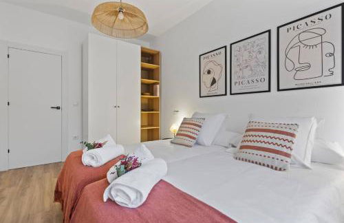 Picasso, para 6 personas, espacioso piso de diseño - Foto 7