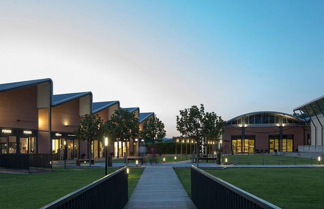 Einkaufstour im Einkaufszentrum - Foto 1