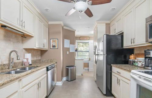 Charming Cottage | Near I-75 & Horse Park + Farms - Photo 34