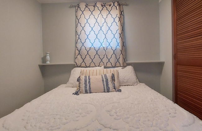 Kozy Cove Cabin - 1 Block to Lake Boat Launch - Covered Boat Parking - Lake Fun - Photo 3