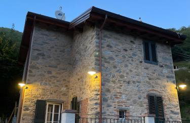 Charming Tuscan Stone House - Photo 28