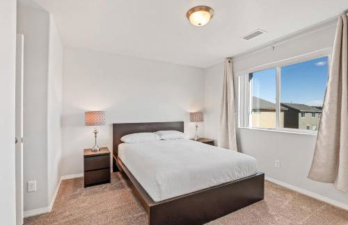 Beautiful Newly Built Home with Central AC - Foto 30