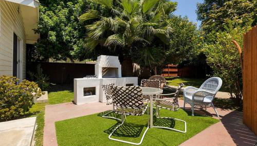 1970s Style Cozy Home with Fireplace Yard and Hot Tub - Foto 5