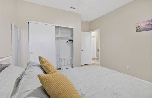 Sparkling Saltwater Pool - Spa - Firepit - WiFi - 4BR 3BA - Near Top Golf Courses - Foto 51