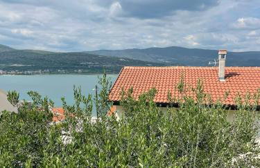 Apartment Tina, Modern, Private SeaView Outdoor Terrace, BBQ, close to beach, 2 bedrooms - Photo 12