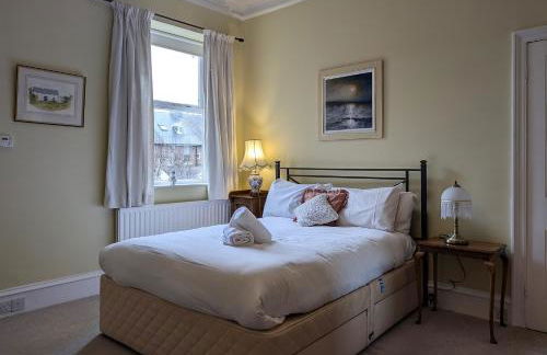 Charming 3 Bedroom Home in Jesmond - Pass the Keys - Photo 25