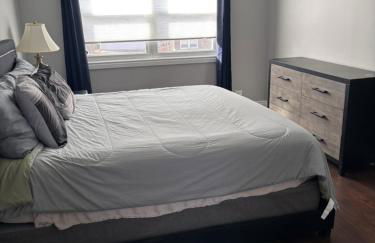 Arlington Heights 5bd 3bth sleeps 14 with driveway parking - Foto 9