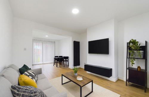 Newly Built 4-Bed Semi-Detached 2 Baths, Near City - Foto 1