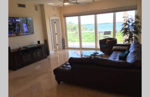 LIC Mgr - LUXURIOUS 3 BED 3 BATH OCEANFRONT SUITE - UPSCALE OCEANFRONT RESORT - INDOOR PICKLEBALL - SPEAKEASY! - Photo 13