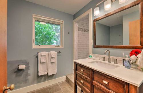 Peaceful Lebanon FarmhouseandRanch with Pool! - Foto 18