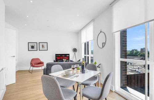 Pluxa Nero Deluxe - City Bliss 2Bath, Walk to Transit - Foto 3