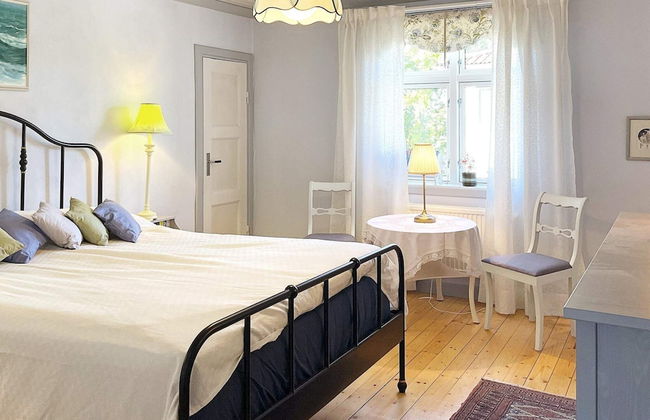 6 Person Holiday Home in Tanumshede - Photo 3