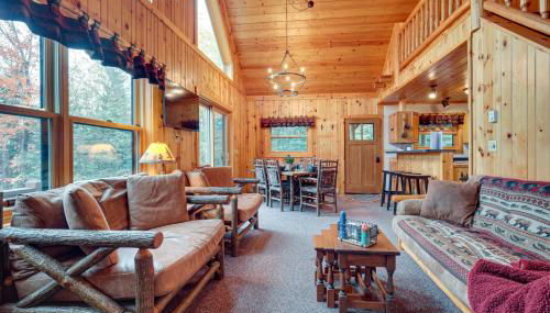 Lakefront Presque Isle Cabin with Private Dock - Foto 3