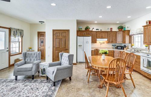 Near Shipshewana and Amish Country Patio and Grill! - Foto 7