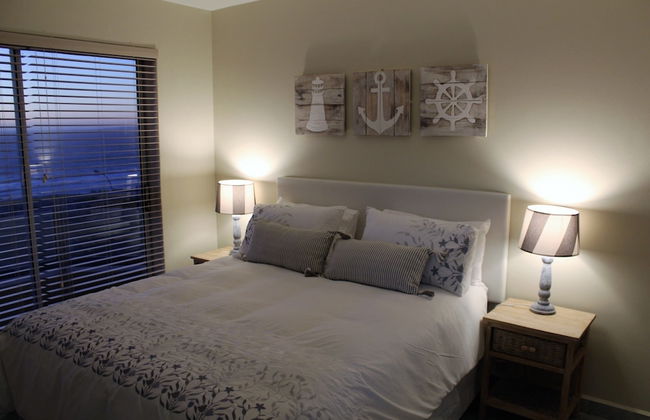 Stay Spectacular - Photo 6