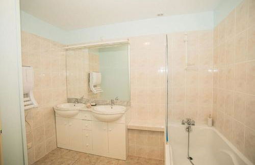 "Charmante maison de ville" au coeur de la cité médiévale - Foto 14