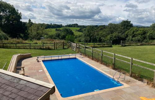 Little Pentre Barn with cozy logburner - Foto 48