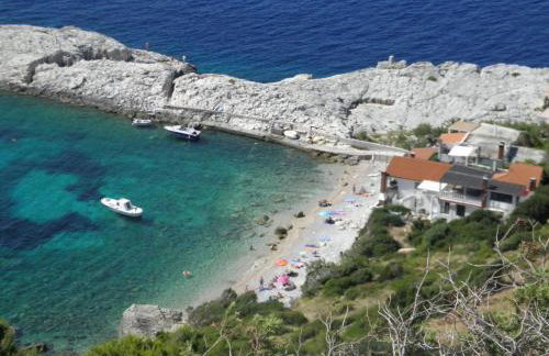 Robinson Elizabeta - Photo 1