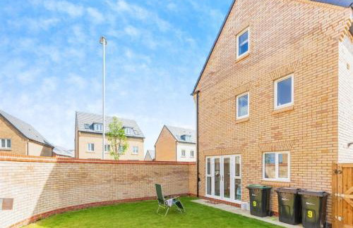 4 Bed Room Service Accommodation - 2 Parkings - Fibre Wi-Fi - Workstation - Foto 25