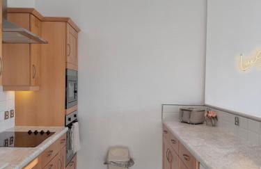 Lux 2-Bed City Centre Apartment Sleeps 6 Free Parking Balcony Near Leeds Station & Millennium Square view - Foto 14