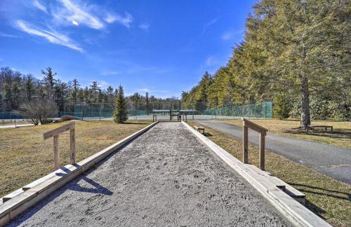 Near Lake and Trails Rustic Newland Cabin with Deck! - Foto 29