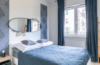 Elegant apartment with private garden, AC and garage, near airport - Foto 2