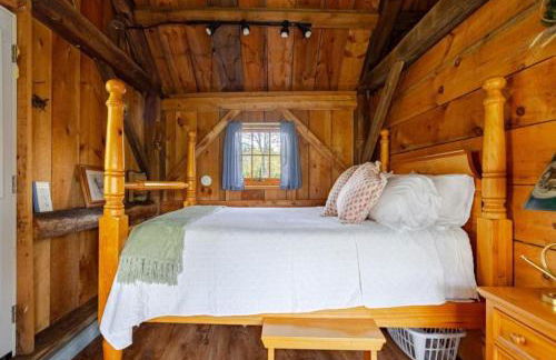 Two-Person Retreat on Horse Farm in Lee, New Hampshire - Photo 5