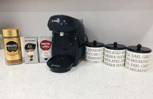 Cheerful 3 Bedroom 2 Bathroom Bungalow by CozyNest - Photo 19