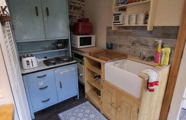 a Quirky Garden Building in an Orchard - Photo 5